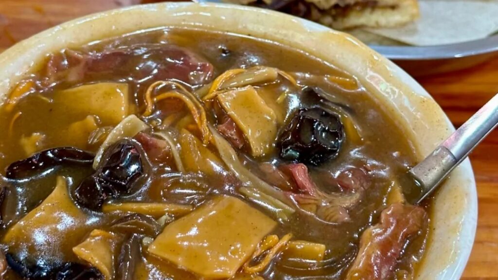 Hulatang soup